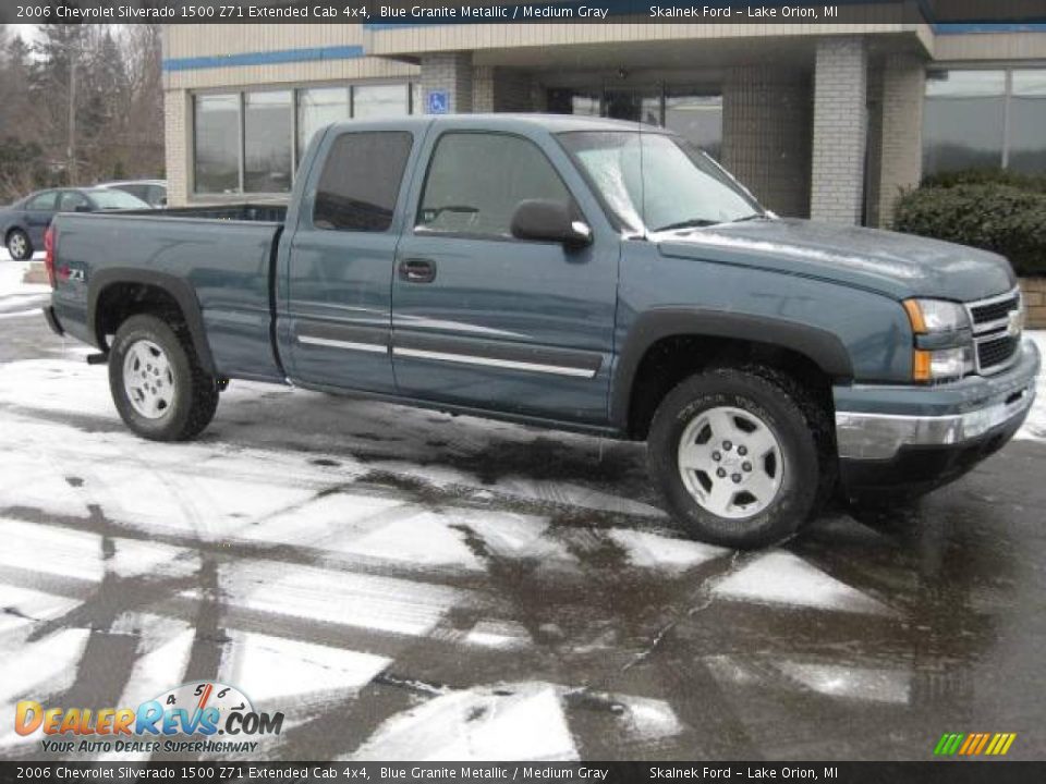 2006 Chevrolet Silverado 1500 Z71 Extended Cab 4x4 Blue Granite Metallic / Medium Gray Photo #13