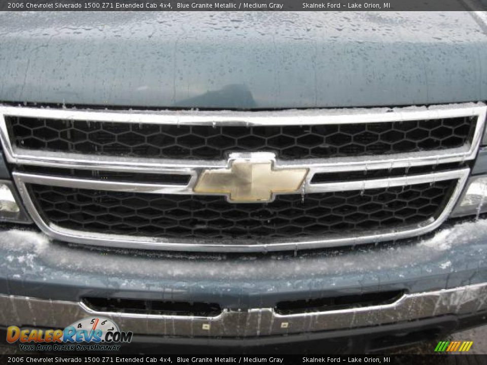 2006 Chevrolet Silverado 1500 Z71 Extended Cab 4x4 Blue Granite Metallic / Medium Gray Photo #16