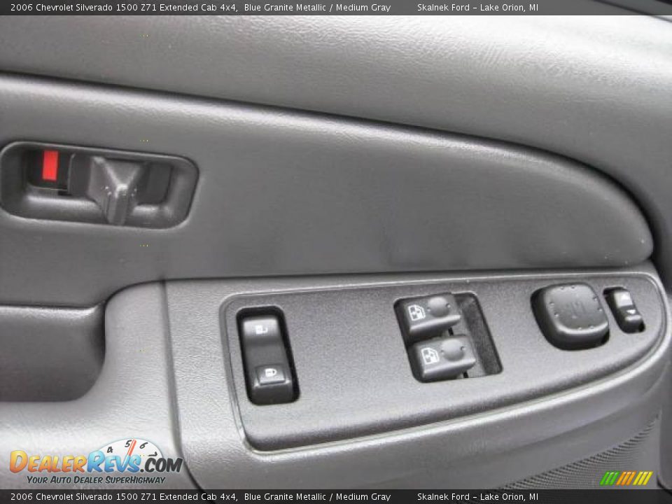 2006 Chevrolet Silverado 1500 Z71 Extended Cab 4x4 Blue Granite Metallic / Medium Gray Photo #25