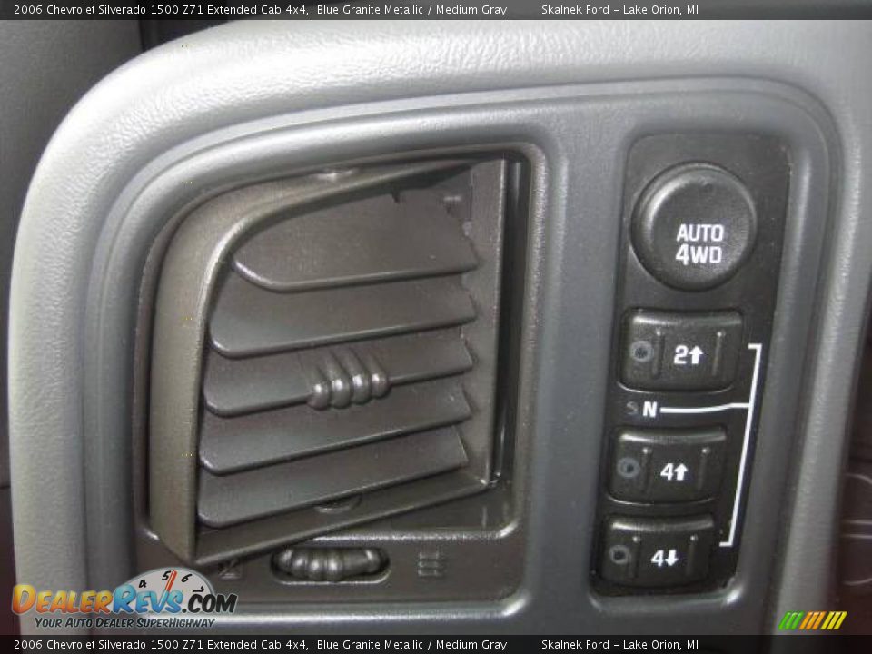 2006 Chevrolet Silverado 1500 Z71 Extended Cab 4x4 Blue Granite Metallic / Medium Gray Photo #29
