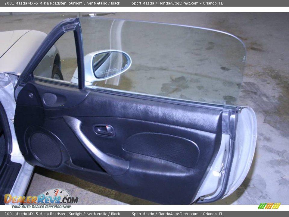 2001 Mazda MX-5 Miata Roadster Sunlight Silver Metallic / Black Photo #16