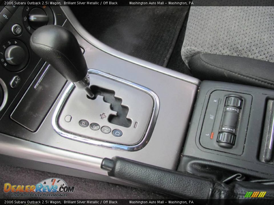 2006 Subaru Outback 2.5i Wagon Brilliant Silver Metallic / Off Black Photo #16