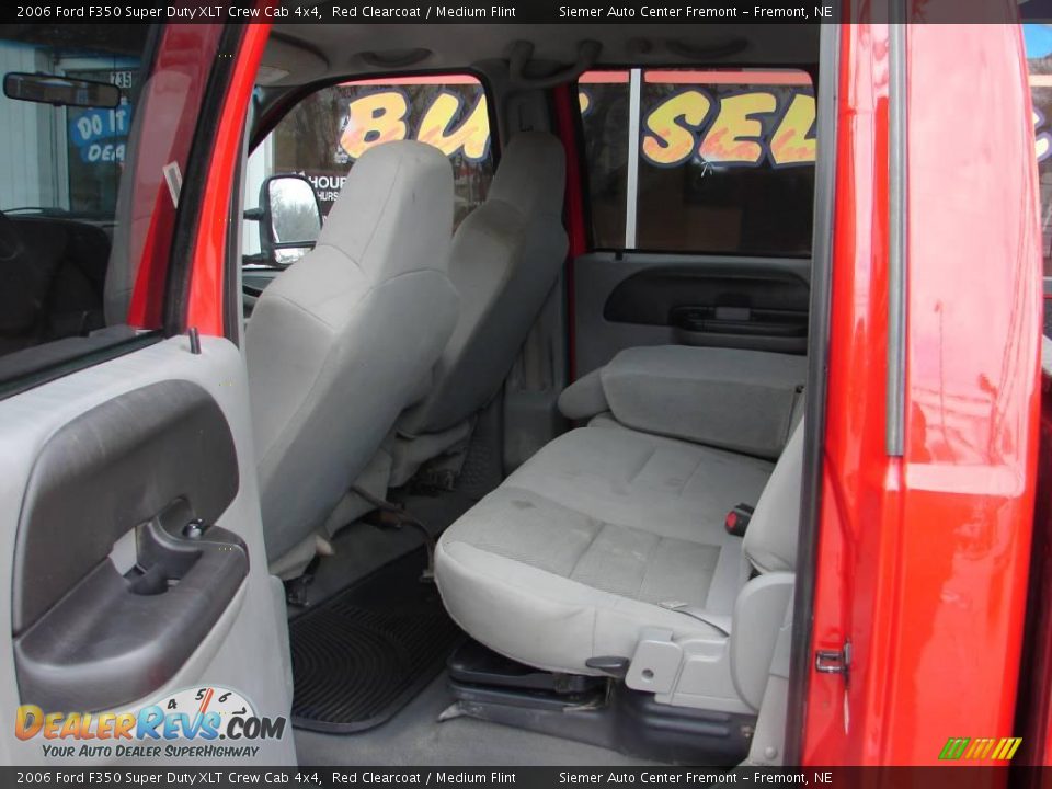 2006 Ford F350 Super Duty XLT Crew Cab 4x4 Red Clearcoat / Medium Flint Photo #6