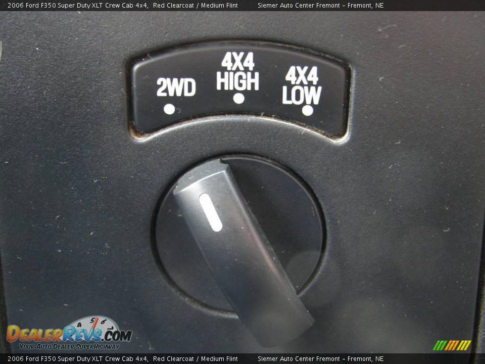 2006 Ford F350 Super Duty XLT Crew Cab 4x4 Red Clearcoat / Medium Flint Photo #7