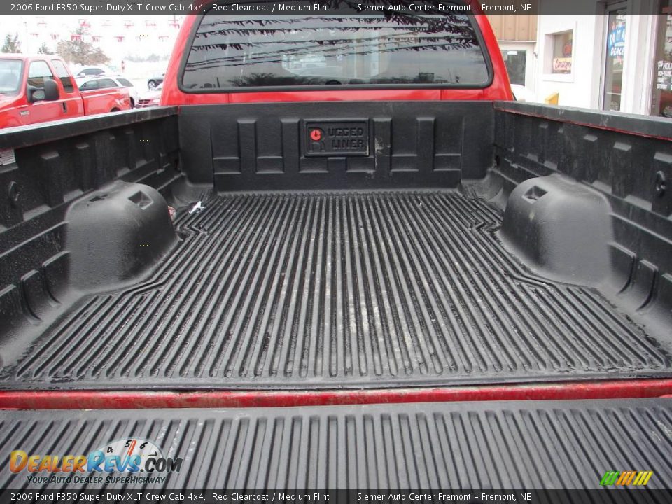 2006 Ford F350 Super Duty XLT Crew Cab 4x4 Red Clearcoat / Medium Flint Photo #9