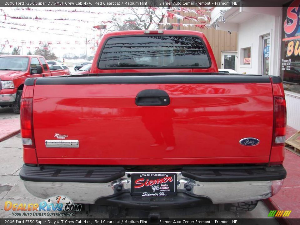 2006 Ford F350 Super Duty XLT Crew Cab 4x4 Red Clearcoat / Medium Flint Photo #16