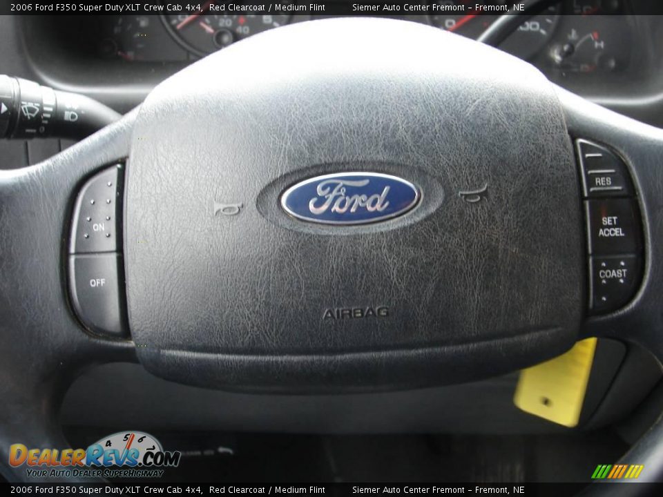 2006 Ford F350 Super Duty XLT Crew Cab 4x4 Red Clearcoat / Medium Flint Photo #17