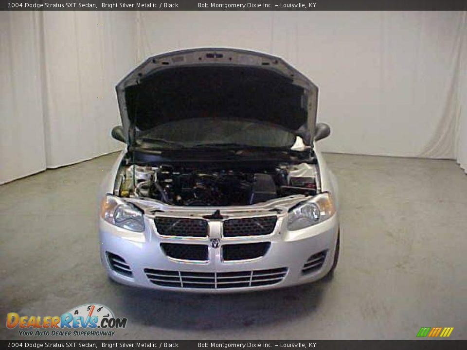 2004 Dodge Stratus SXT Sedan Bright Silver Metallic / Black Photo #4