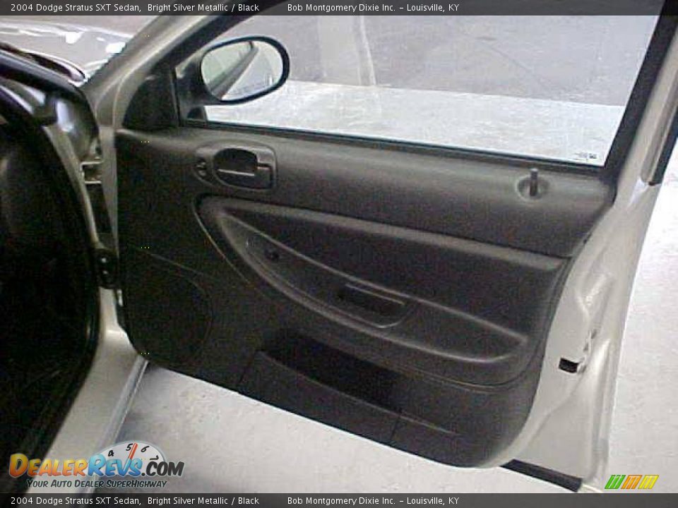 2004 Dodge Stratus SXT Sedan Bright Silver Metallic / Black Photo #6
