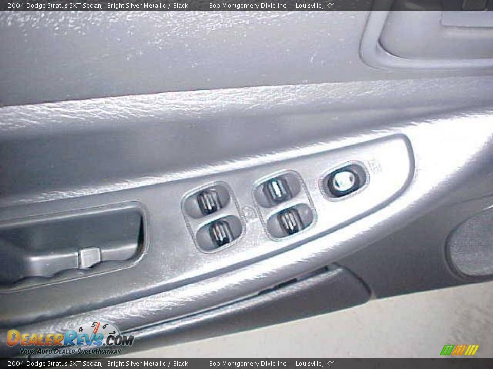 2004 Dodge Stratus SXT Sedan Bright Silver Metallic / Black Photo #18