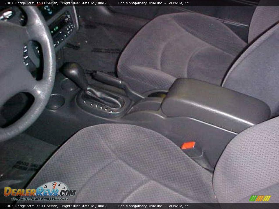 2004 Dodge Stratus SXT Sedan Bright Silver Metallic / Black Photo #25