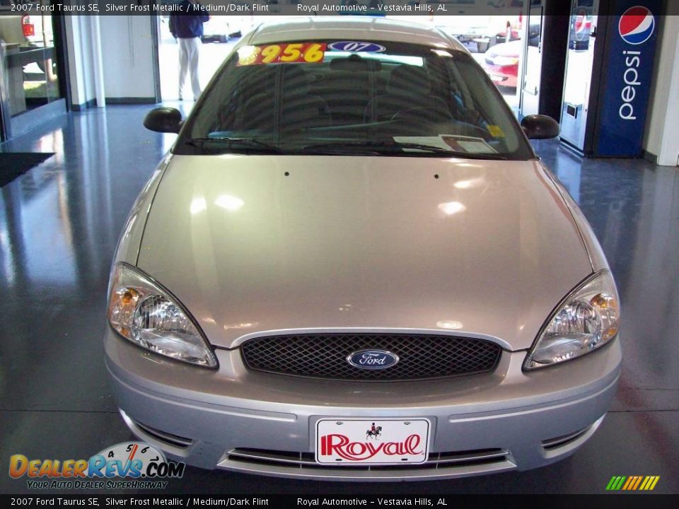 2007 Ford Taurus SE Silver Frost Metallic / Medium/Dark Flint Photo #2