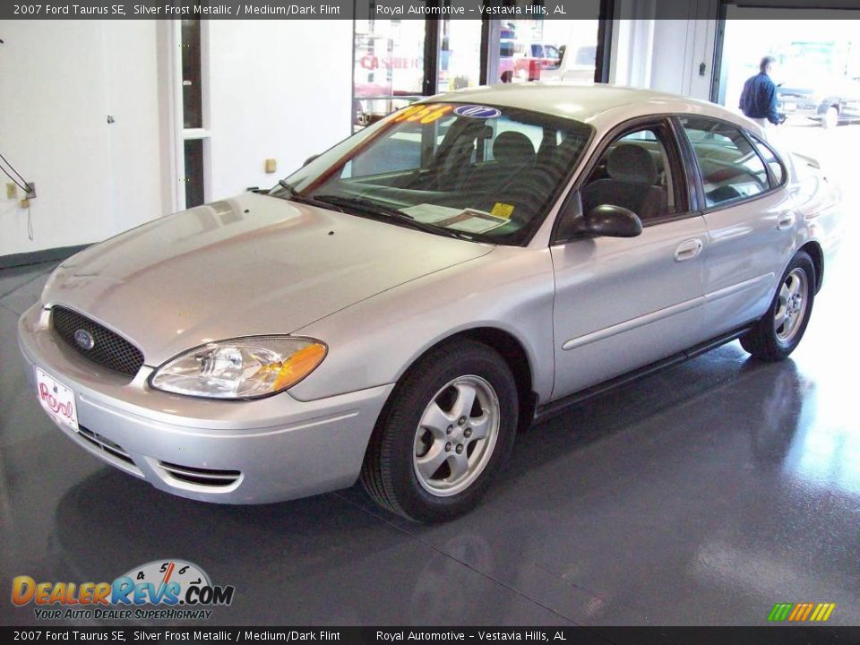 2007 Ford Taurus SE Silver Frost Metallic / Medium/Dark Flint Photo #3