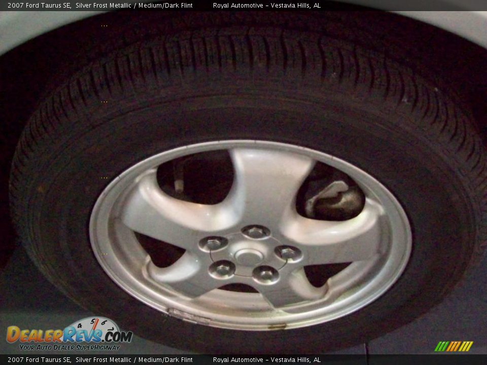 2007 Ford Taurus SE Silver Frost Metallic / Medium/Dark Flint Photo #8