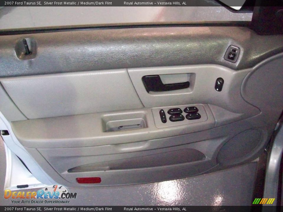 2007 Ford Taurus SE Silver Frost Metallic / Medium/Dark Flint Photo #11
