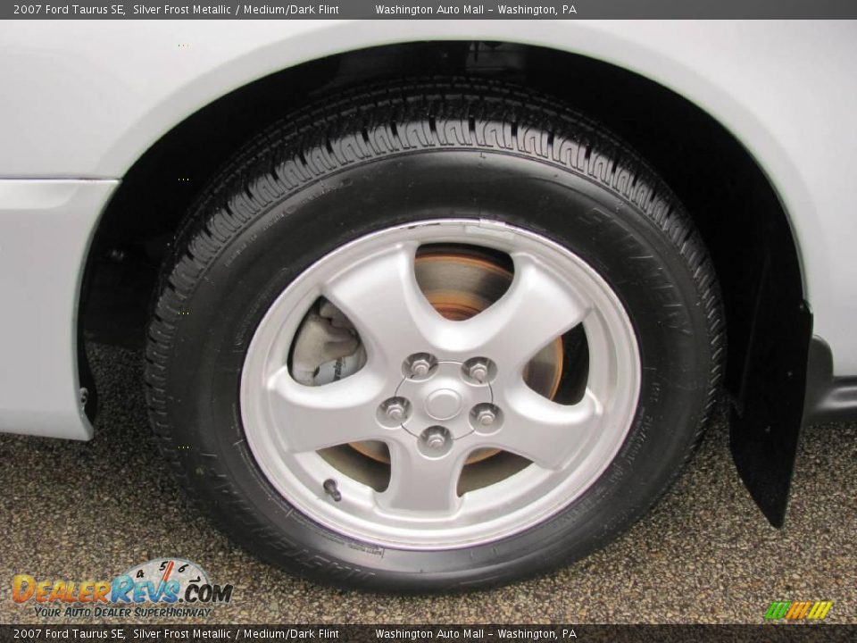2007 Ford Taurus SE Silver Frost Metallic / Medium/Dark Flint Photo #3