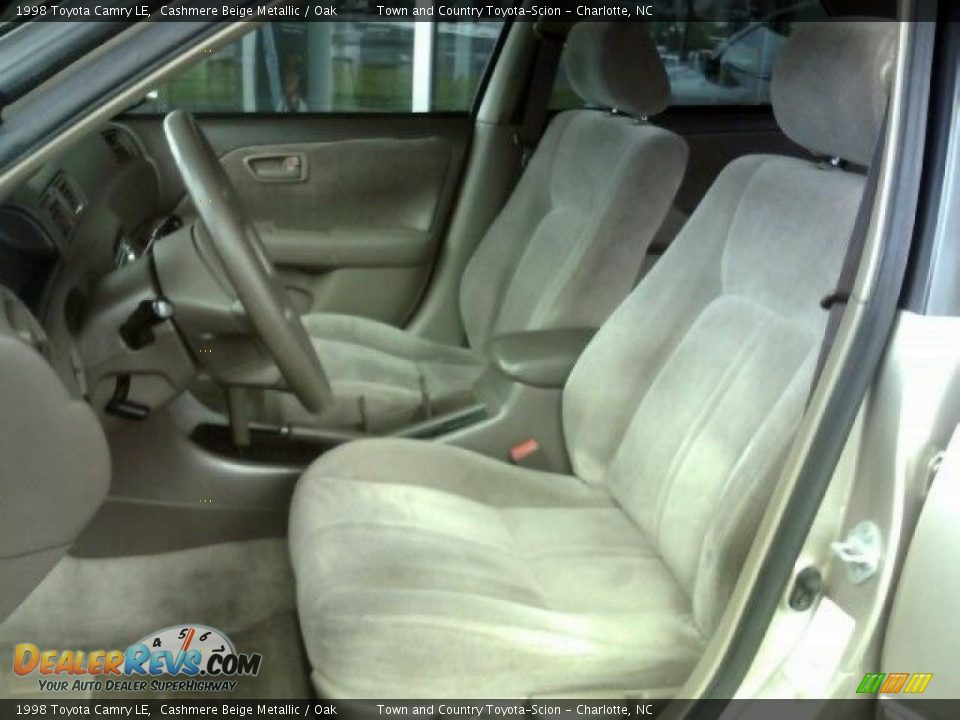 1998 Toyota Camry LE Cashmere Beige Metallic / Oak Photo #6