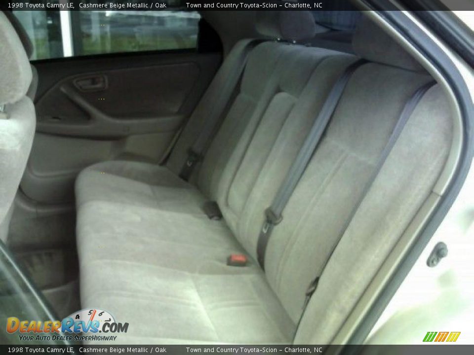 1998 Toyota Camry LE Cashmere Beige Metallic / Oak Photo #7