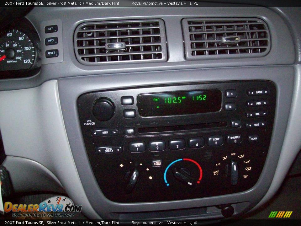 2007 Ford Taurus SE Silver Frost Metallic / Medium/Dark Flint Photo #16