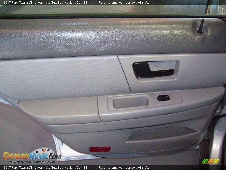 2007 Ford Taurus SE Silver Frost Metallic / Medium/Dark Flint Photo #18