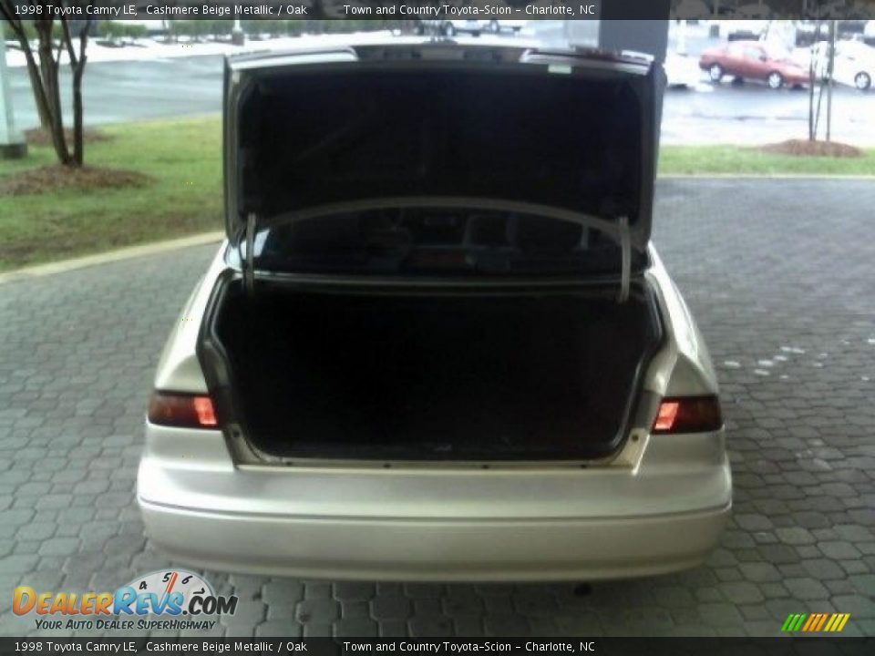 1998 Toyota Camry LE Cashmere Beige Metallic / Oak Photo #14