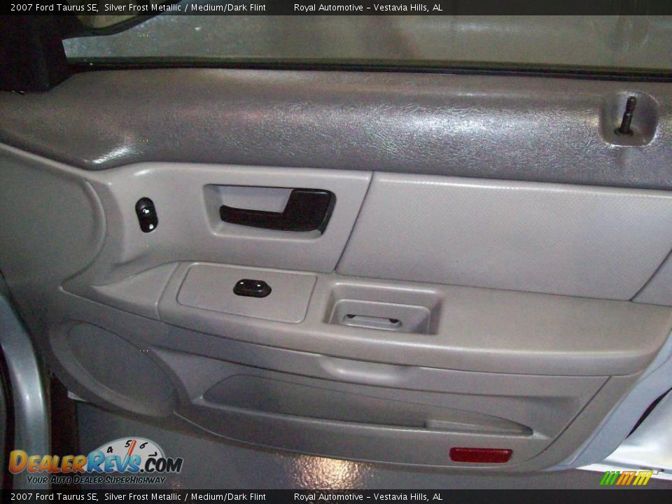 2007 Ford Taurus SE Silver Frost Metallic / Medium/Dark Flint Photo #25