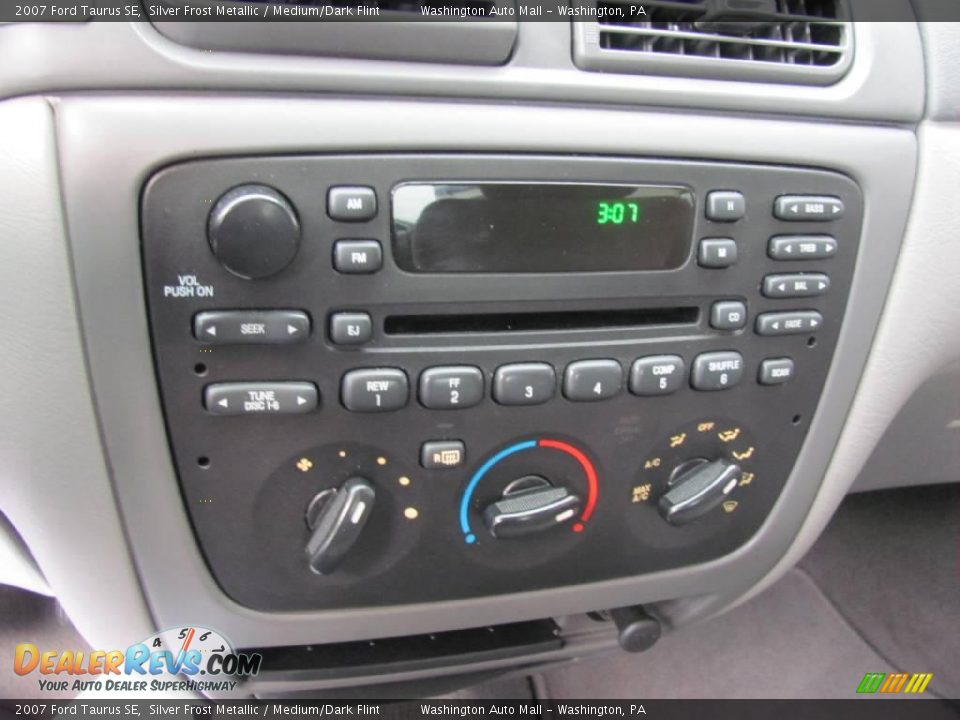 2007 Ford Taurus SE Silver Frost Metallic / Medium/Dark Flint Photo #16