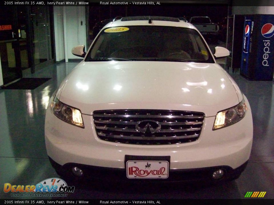 2005 Infiniti FX 35 AWD Ivory Pearl White / Willow Photo #2