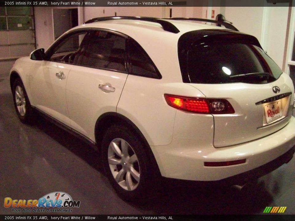 2005 Infiniti FX 35 AWD Ivory Pearl White / Willow Photo #4