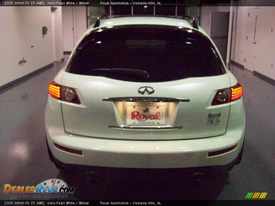 2005 Infiniti FX 35 AWD Ivory Pearl White / Willow Photo #5