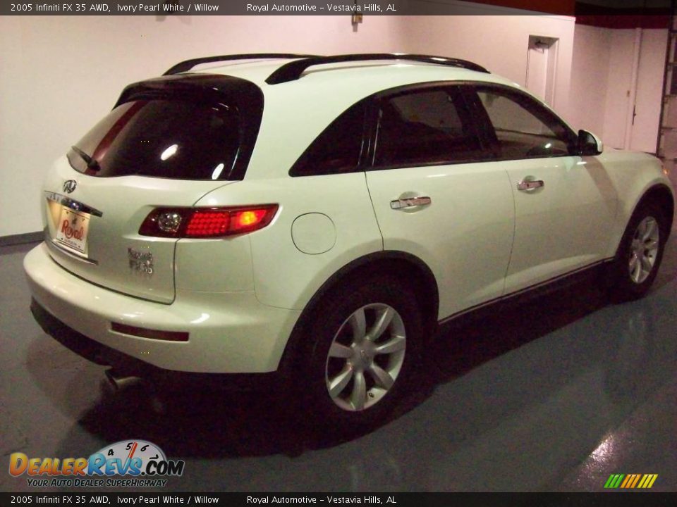 2005 Infiniti FX 35 AWD Ivory Pearl White / Willow Photo #6