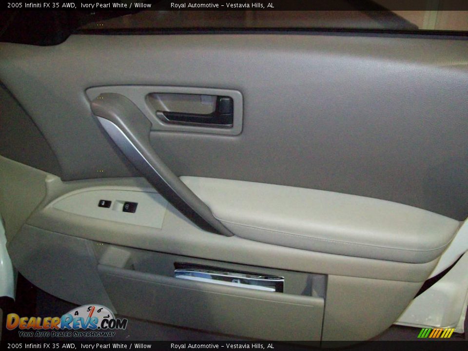 2005 Infiniti FX 35 AWD Ivory Pearl White / Willow Photo #27
