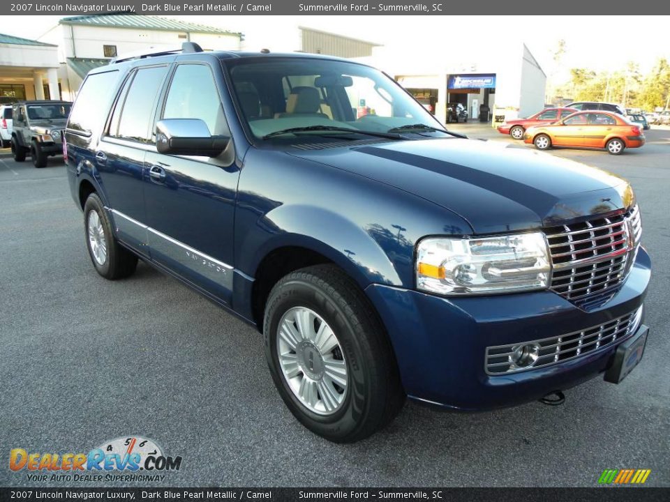 Front 3/4 View of 2007 Lincoln Navigator Luxury Photo #1