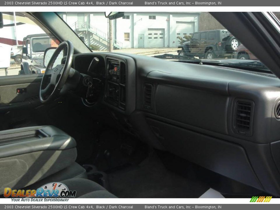 2003 Chevrolet Silverado 2500HD LS Crew Cab 4x4 Black / Dark Charcoal Photo #4