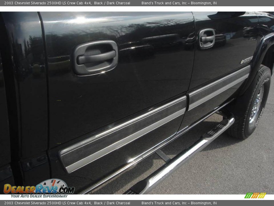 2003 Chevrolet Silverado 2500HD LS Crew Cab 4x4 Black / Dark Charcoal Photo #18