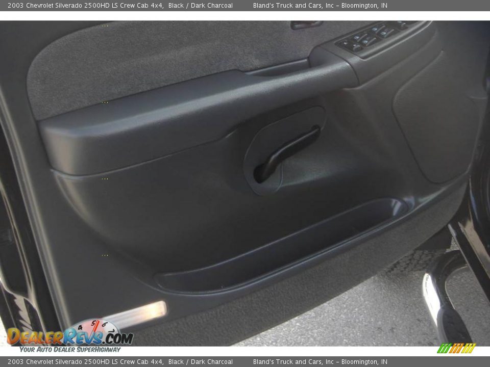 2003 Chevrolet Silverado 2500HD LS Crew Cab 4x4 Black / Dark Charcoal Photo #20