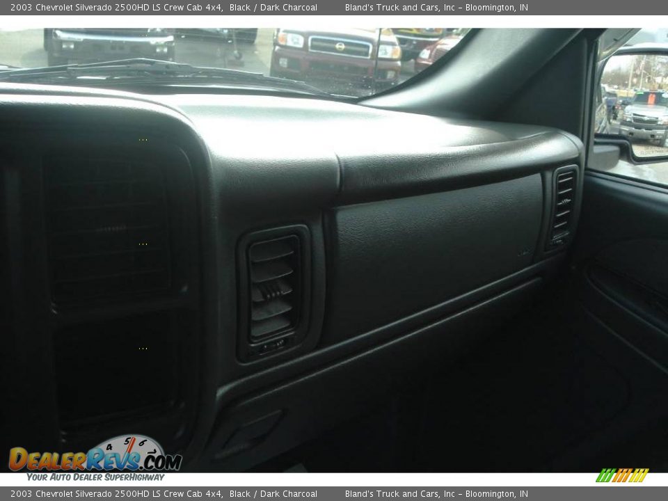 2003 Chevrolet Silverado 2500HD LS Crew Cab 4x4 Black / Dark Charcoal Photo #30
