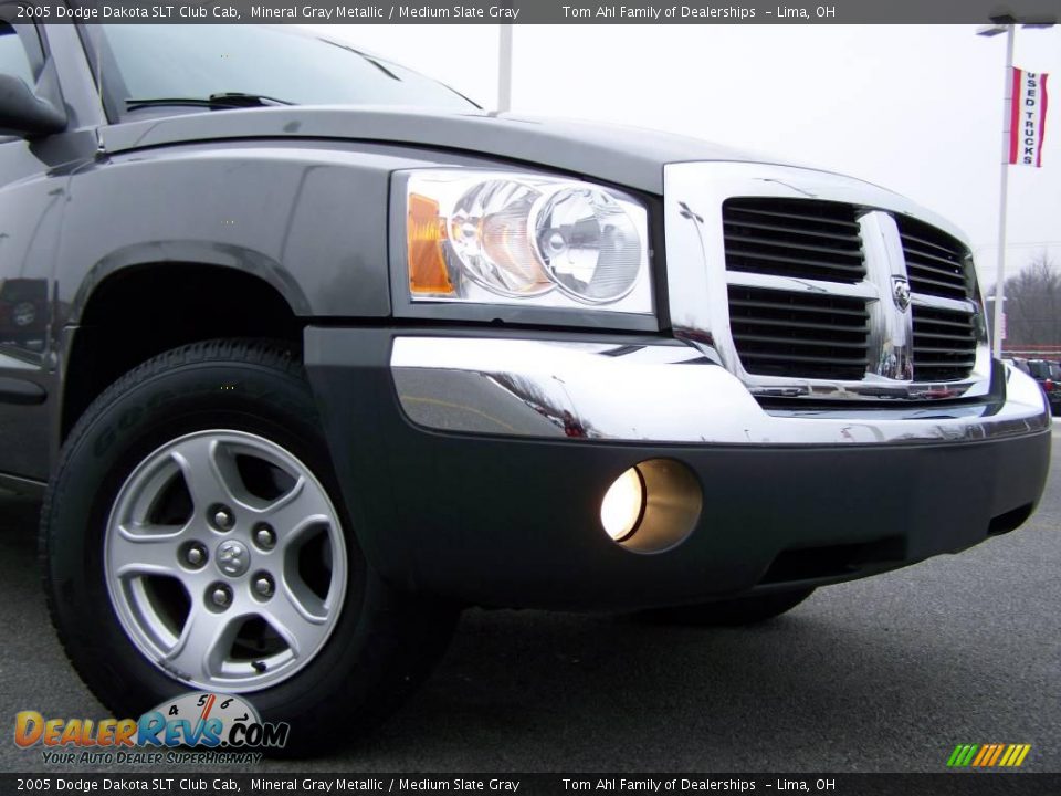 2005 Dodge Dakota SLT Club Cab Mineral Gray Metallic / Medium Slate Gray Photo #2