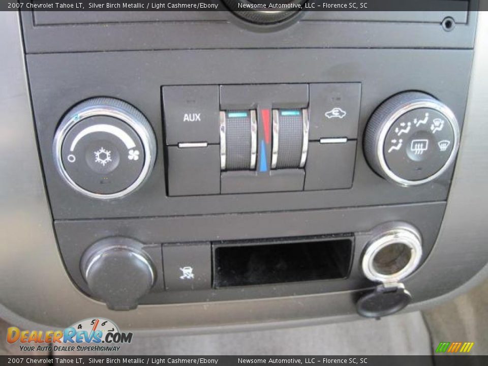 2007 Chevrolet Tahoe LT Silver Birch Metallic / Light Cashmere/Ebony Photo #10