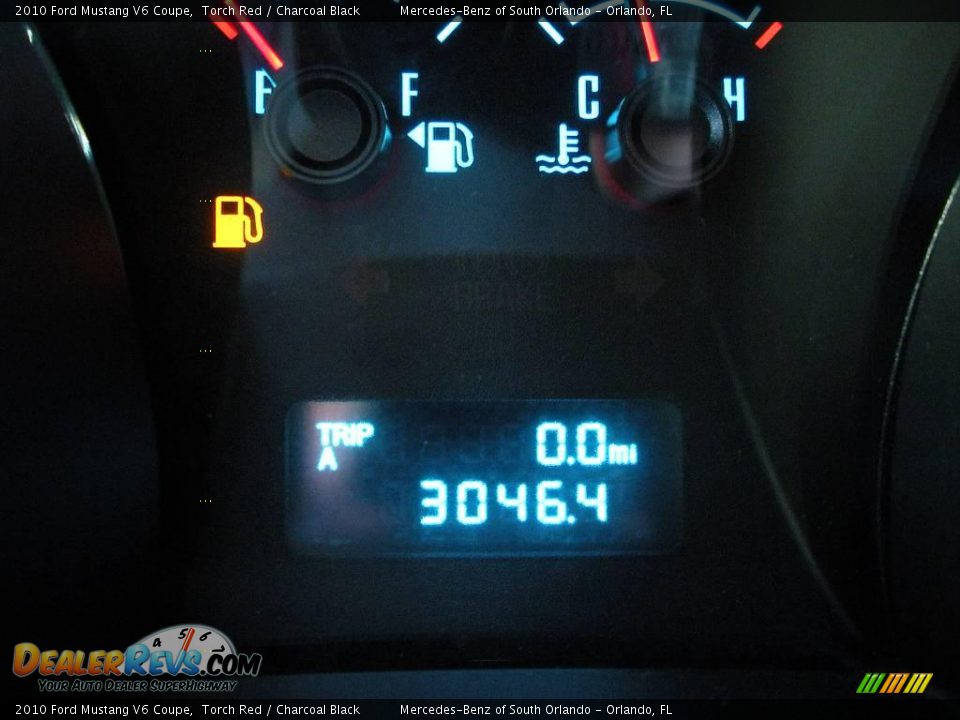 2010 Ford Mustang V6 Coupe Torch Red / Charcoal Black Photo #19