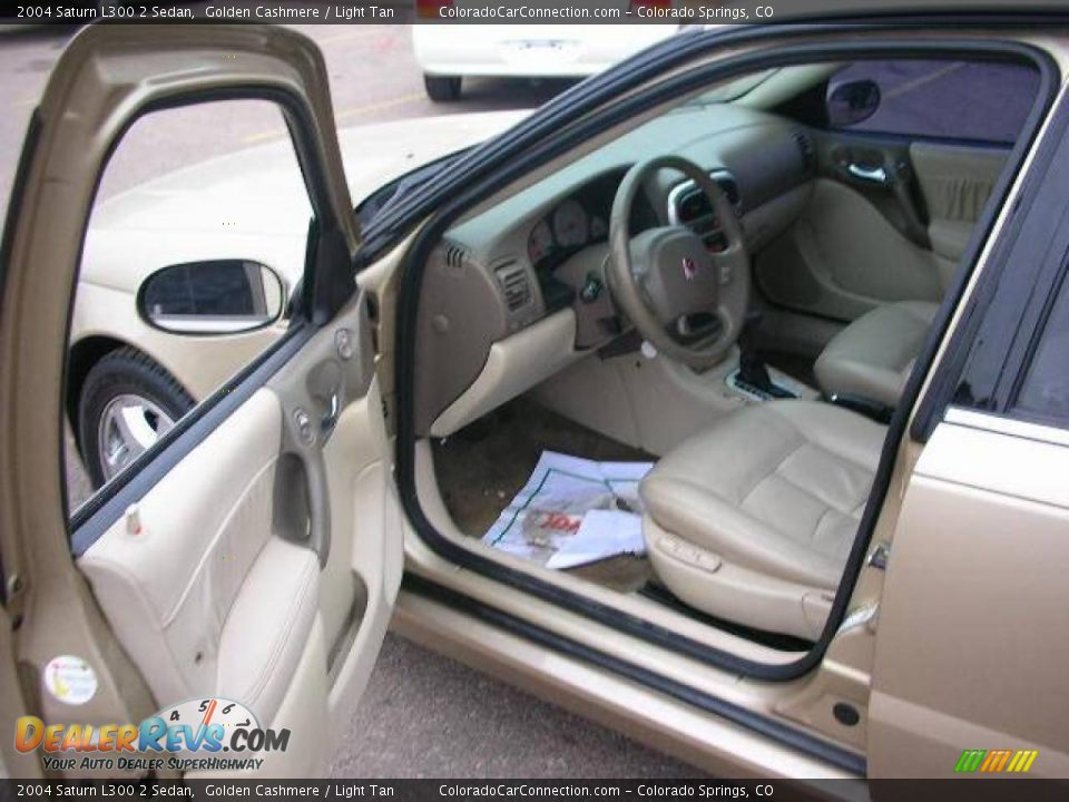 2004 Saturn L300 2 Sedan Golden Cashmere / Light Tan Photo #8