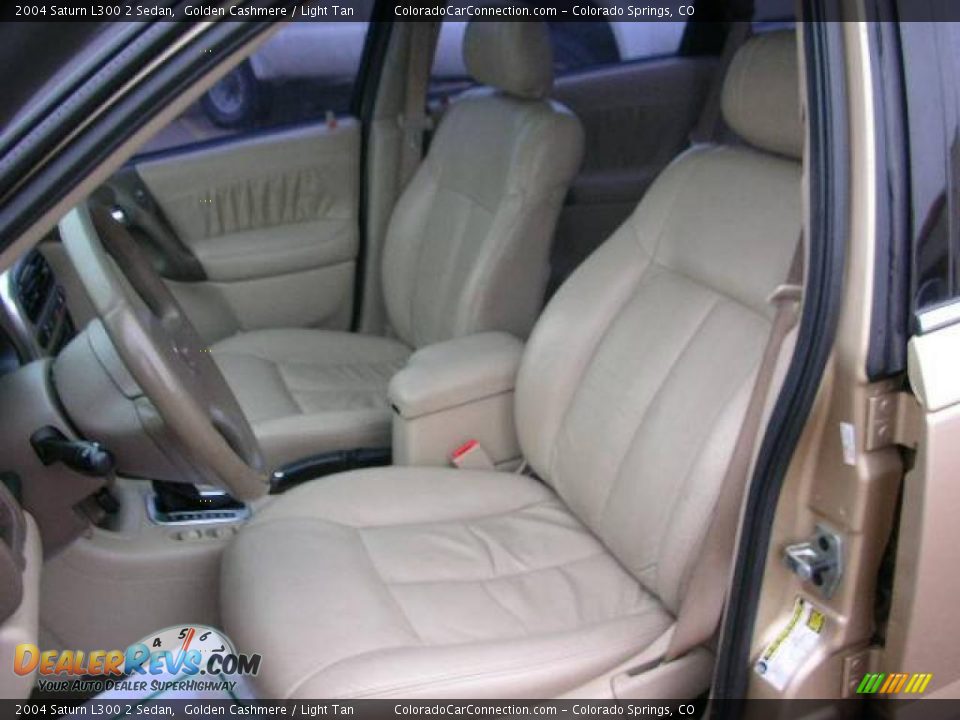2004 Saturn L300 2 Sedan Golden Cashmere / Light Tan Photo #9