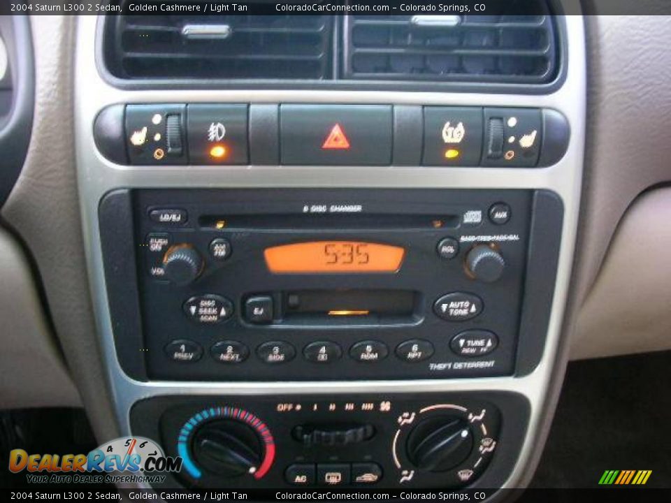 2004 Saturn L300 2 Sedan Golden Cashmere / Light Tan Photo #11