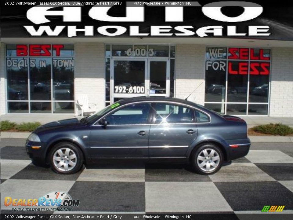2002 Volkswagen Passat GLX Sedan Blue Anthracite Pearl / Grey Photo #1