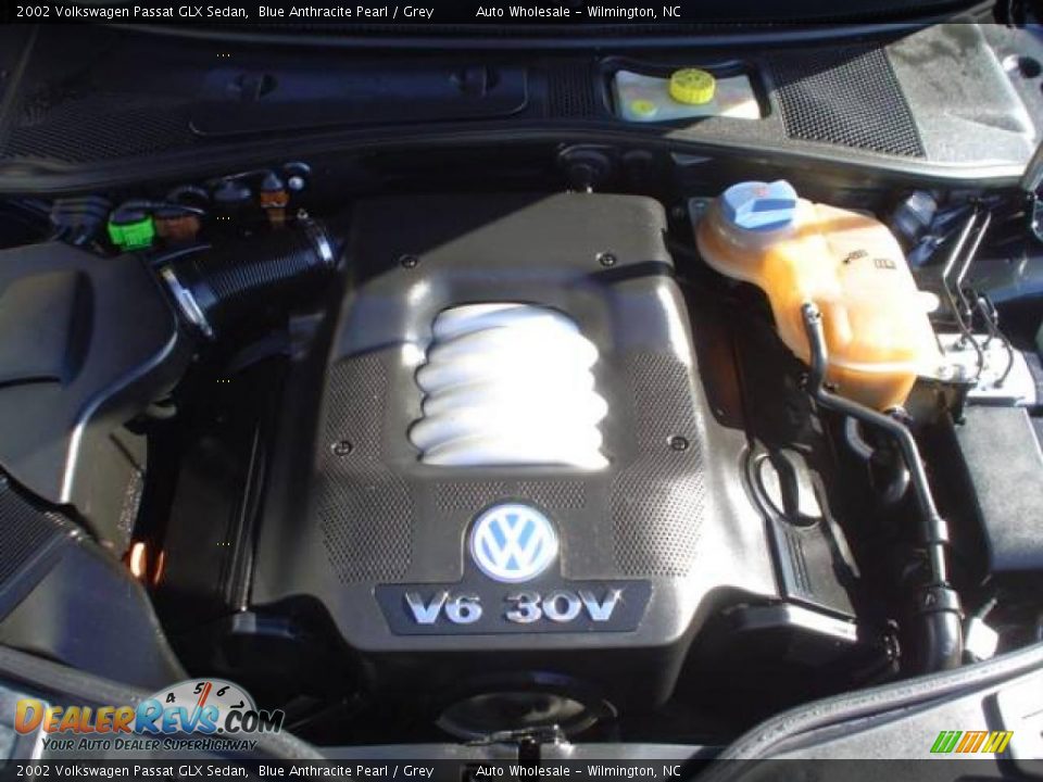 2002 Volkswagen Passat GLX Sedan Blue Anthracite Pearl / Grey Photo #6