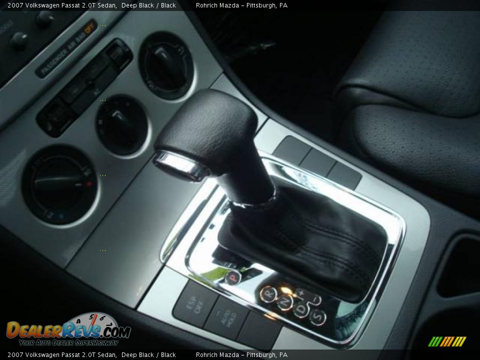 2007 Volkswagen Passat 2.0T Sedan Deep Black / Black Photo #17