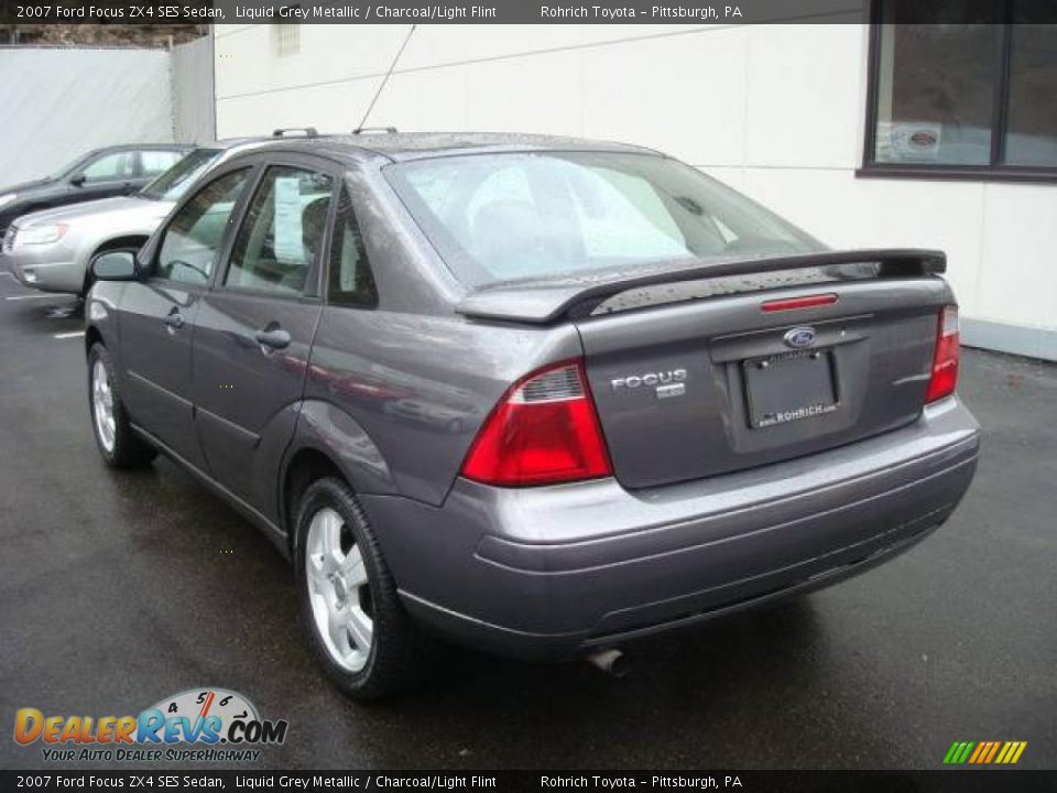 2007 Ford Focus ZX4 SES Sedan Liquid Grey Metallic / Charcoal/Light Flint Photo #2