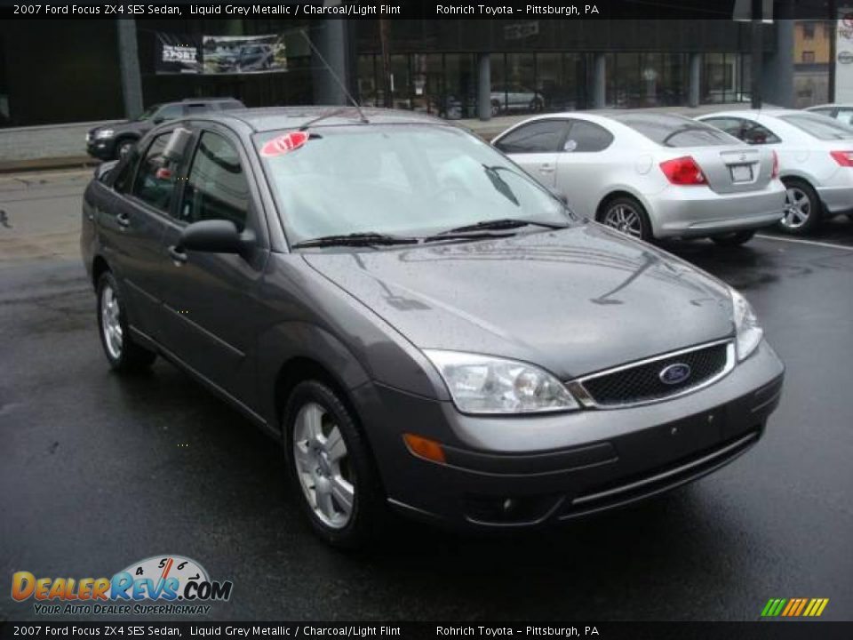 2007 Ford Focus ZX4 SES Sedan Liquid Grey Metallic / Charcoal/Light Flint Photo #6