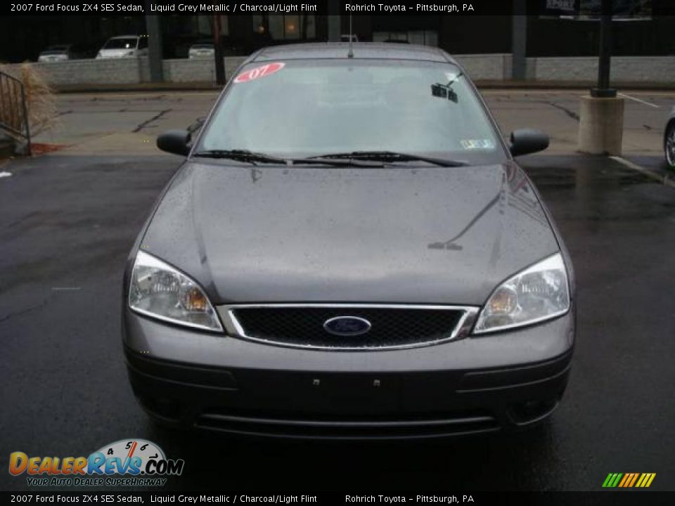 2007 Ford Focus ZX4 SES Sedan Liquid Grey Metallic / Charcoal/Light Flint Photo #7