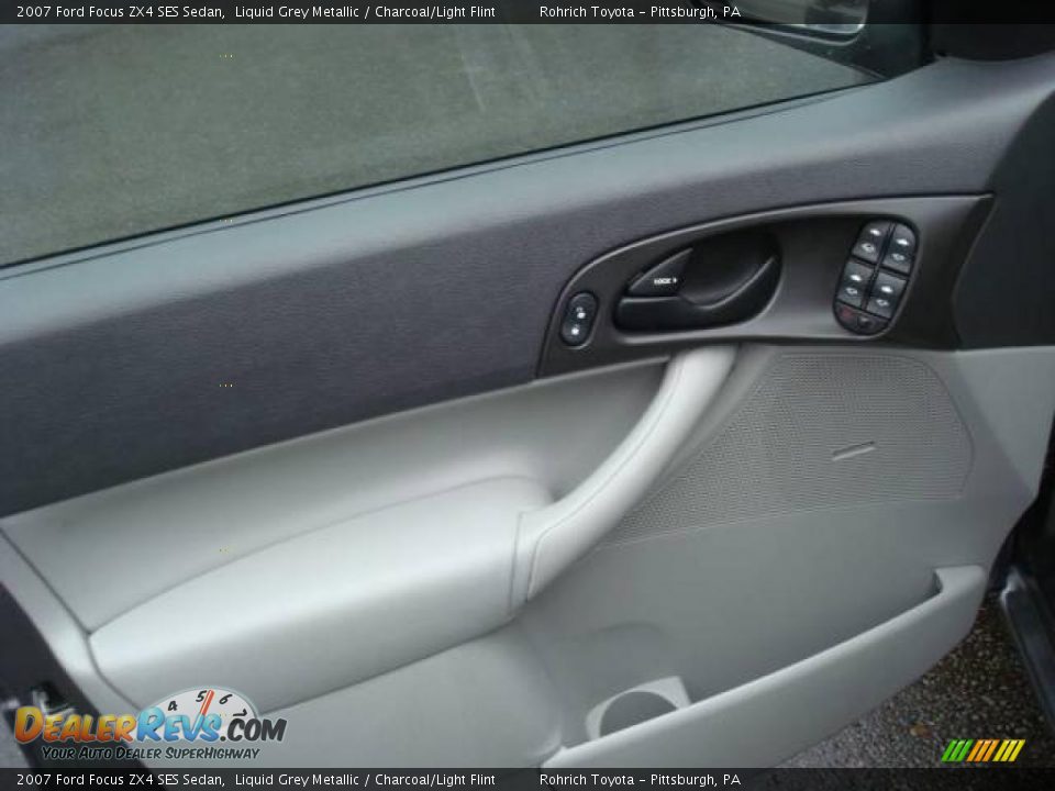 2007 Ford Focus ZX4 SES Sedan Liquid Grey Metallic / Charcoal/Light Flint Photo #14